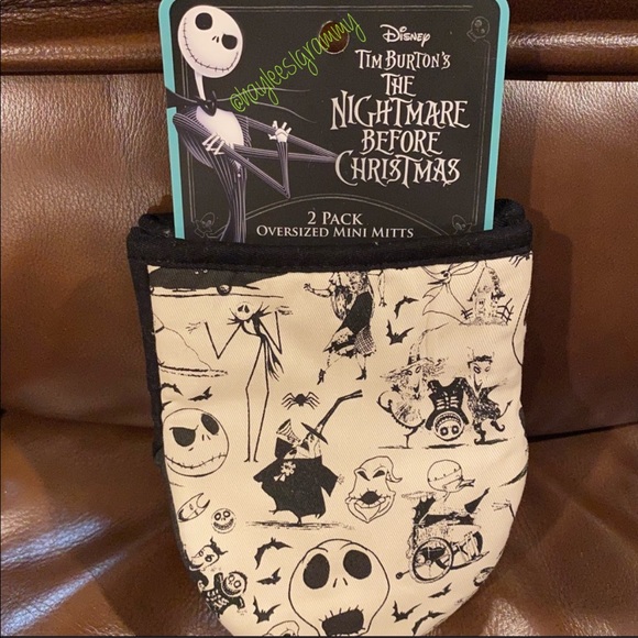 Disney Tim Burton's THE NIGHTMARE BEFORE CHRISTMAS 2 Pack Mini Mitts NEW!! - Picture 1 of 3